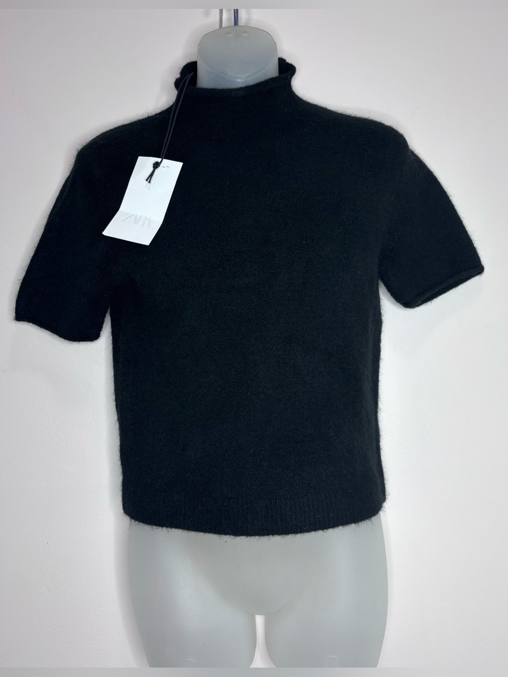 Zara Black Short Sleeve Turtleneck Sweater casual minimalist size MeDIUM NWT NEW